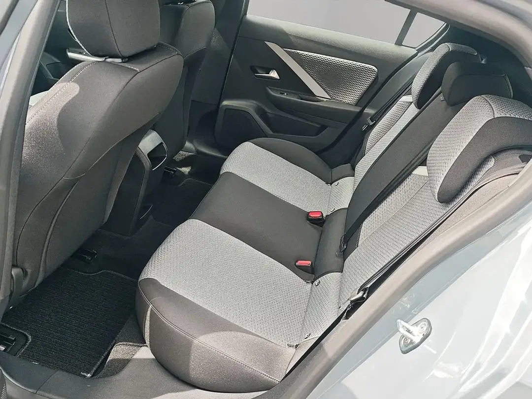 Opel Astra Edition - Thumbnail 13