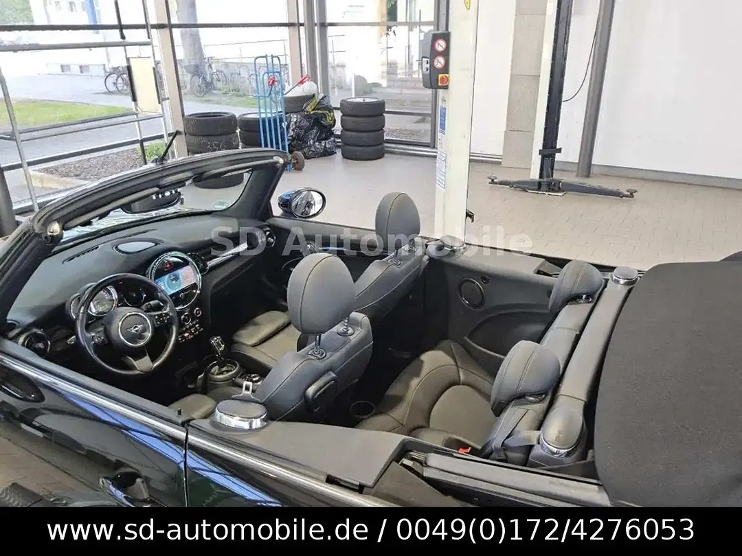 MINI Cooper Cabrio - Thumbnail 11