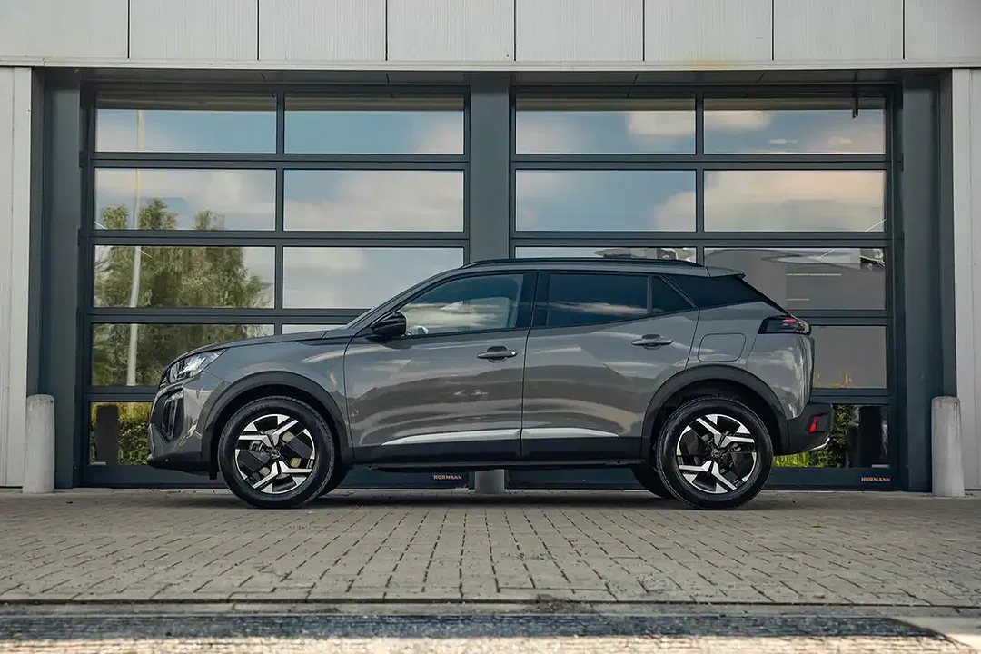Peugeot 2008 156 EV - Thumbnail 3