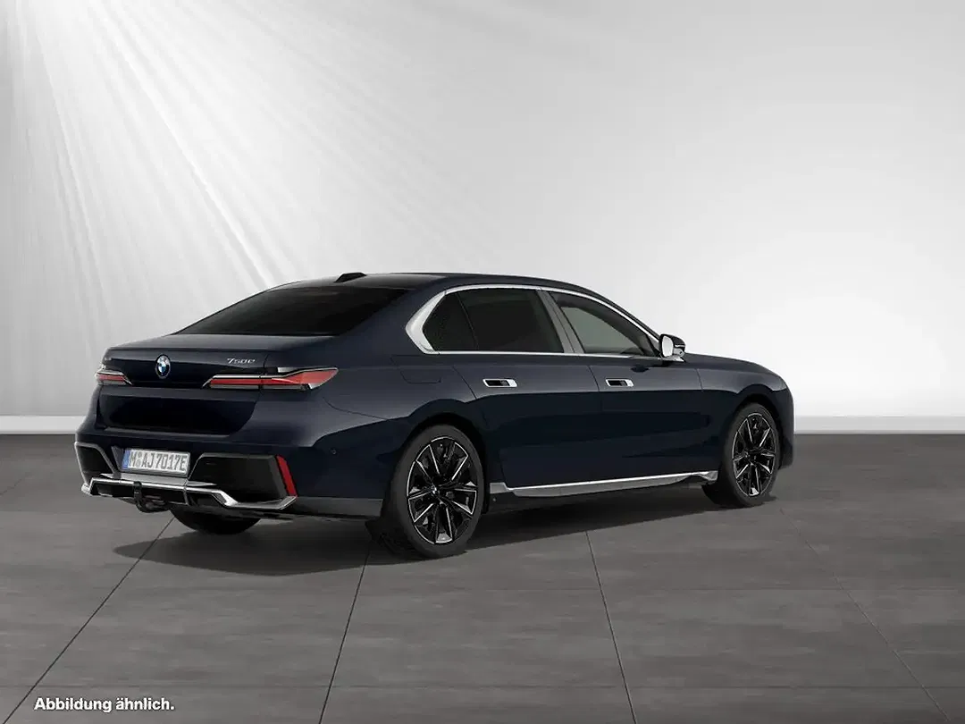BMW 750 xDrive M - foto 2