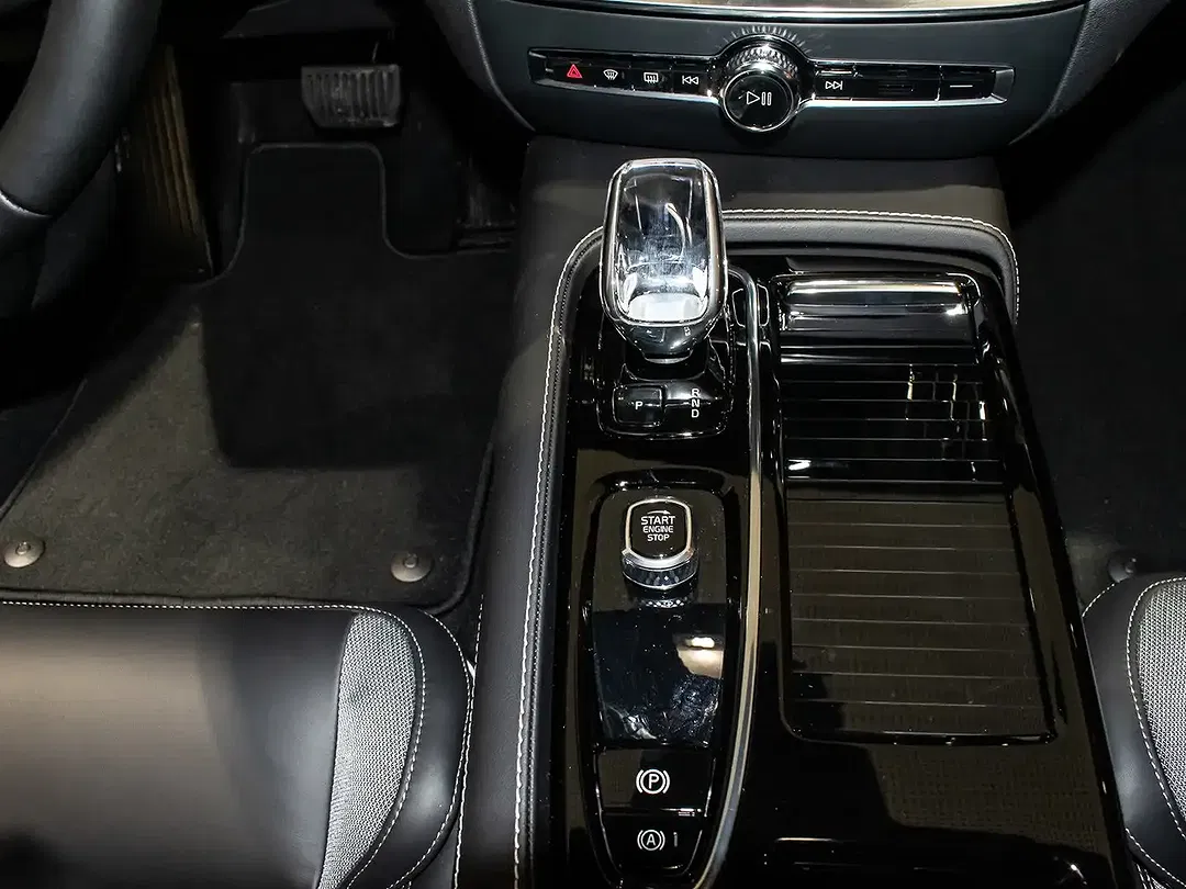 Volvo V60 T8 Twin Engine Recharge Ultra Dark - Thumbnail 9