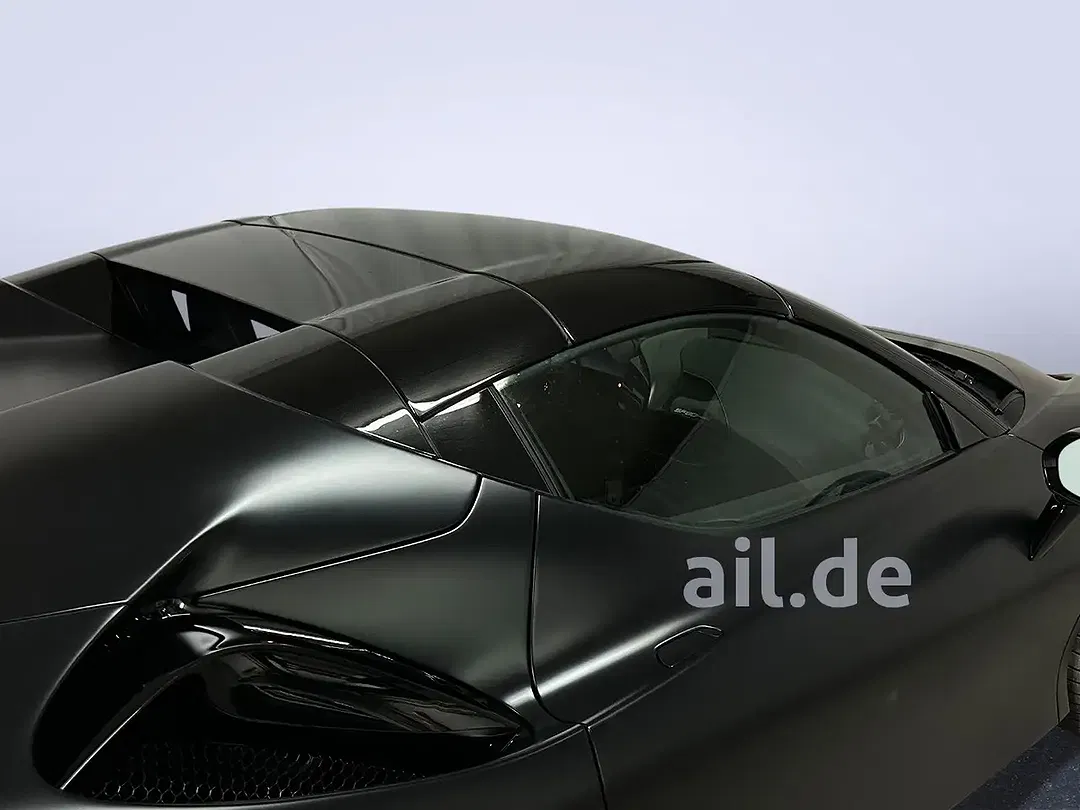 Ferrari SF90 Spider - Thumbnail 11