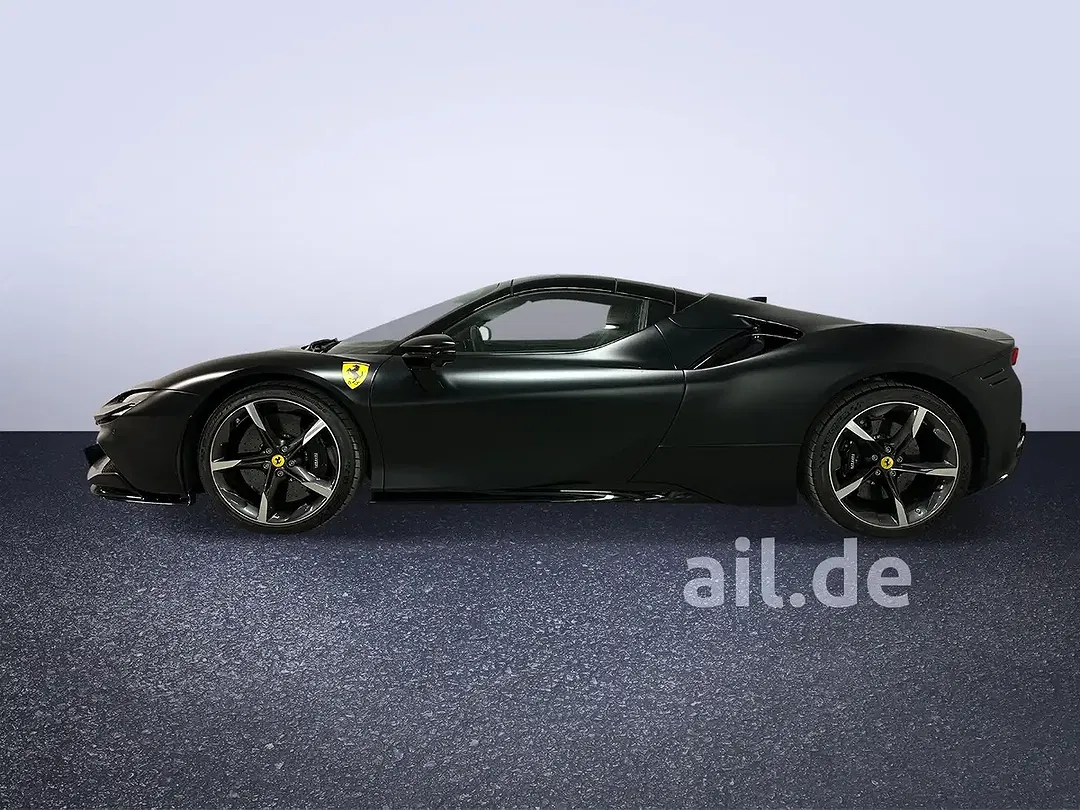 Ferrari SF90 Spider - Thumbnail 3
