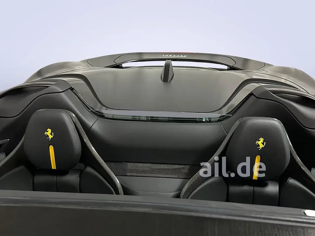 Ferrari SF90 Spider - Thumbnail 4