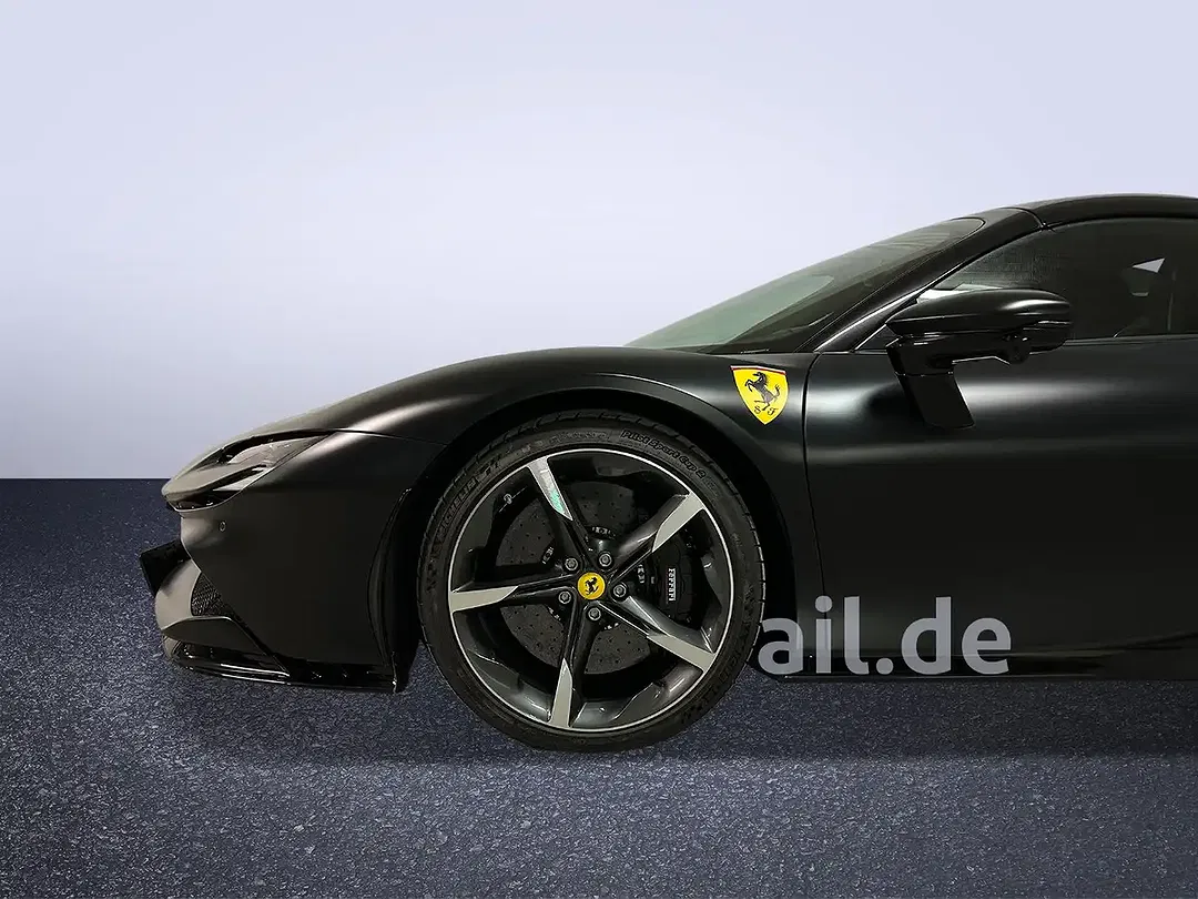 Ferrari SF90 Spider - Thumbnail 5