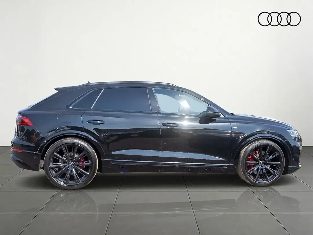 Audi Q8 quattro Matrix LED S line - Thumbnail 4