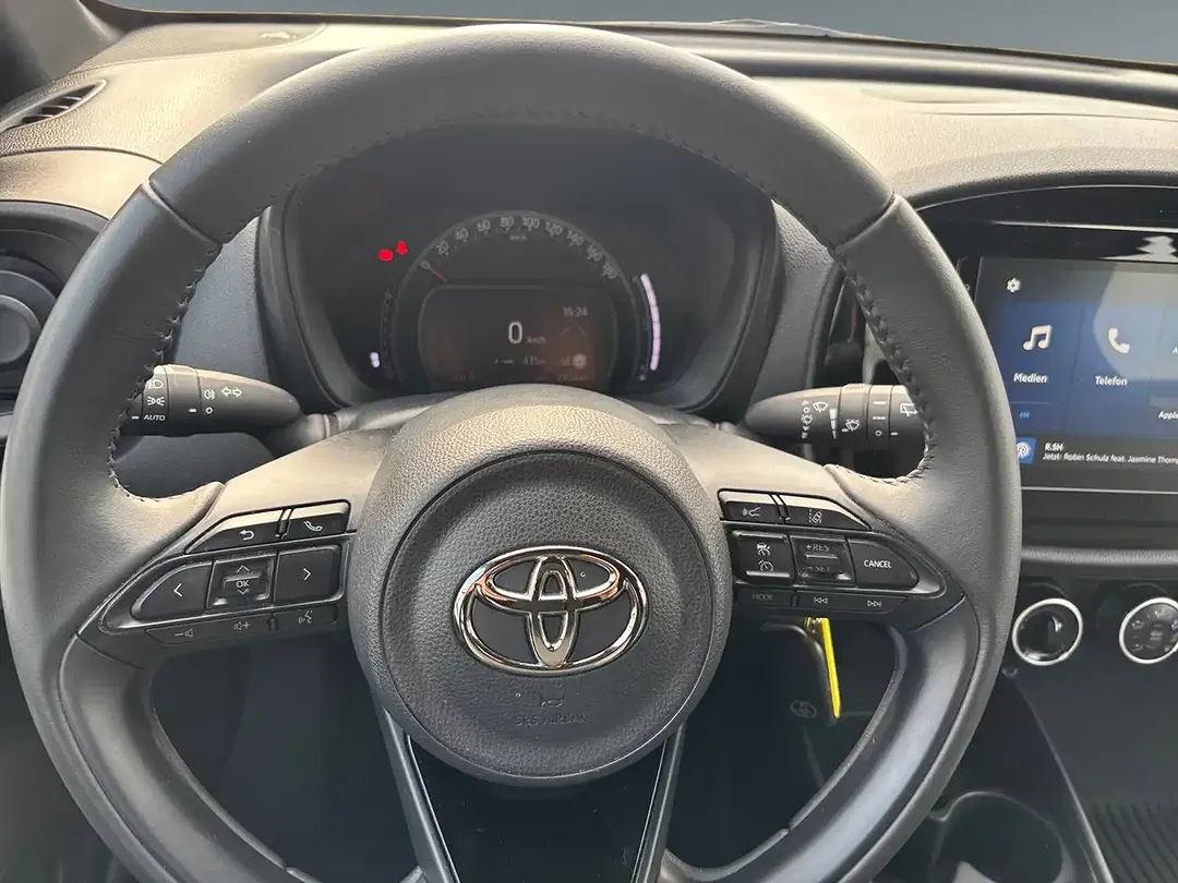 Toyota Aygo Business Edition - Thumbnail 13