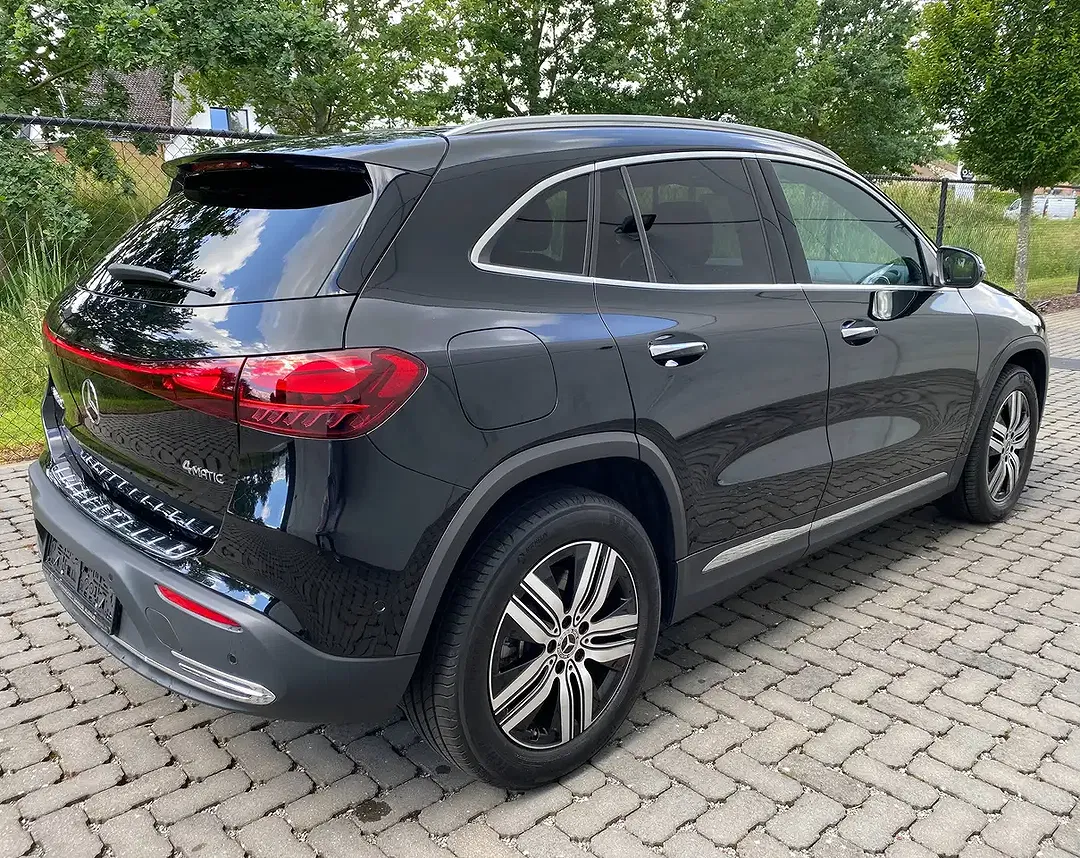 Mercedes-Benz EQA 350 4MATIC - Thumbnail 3