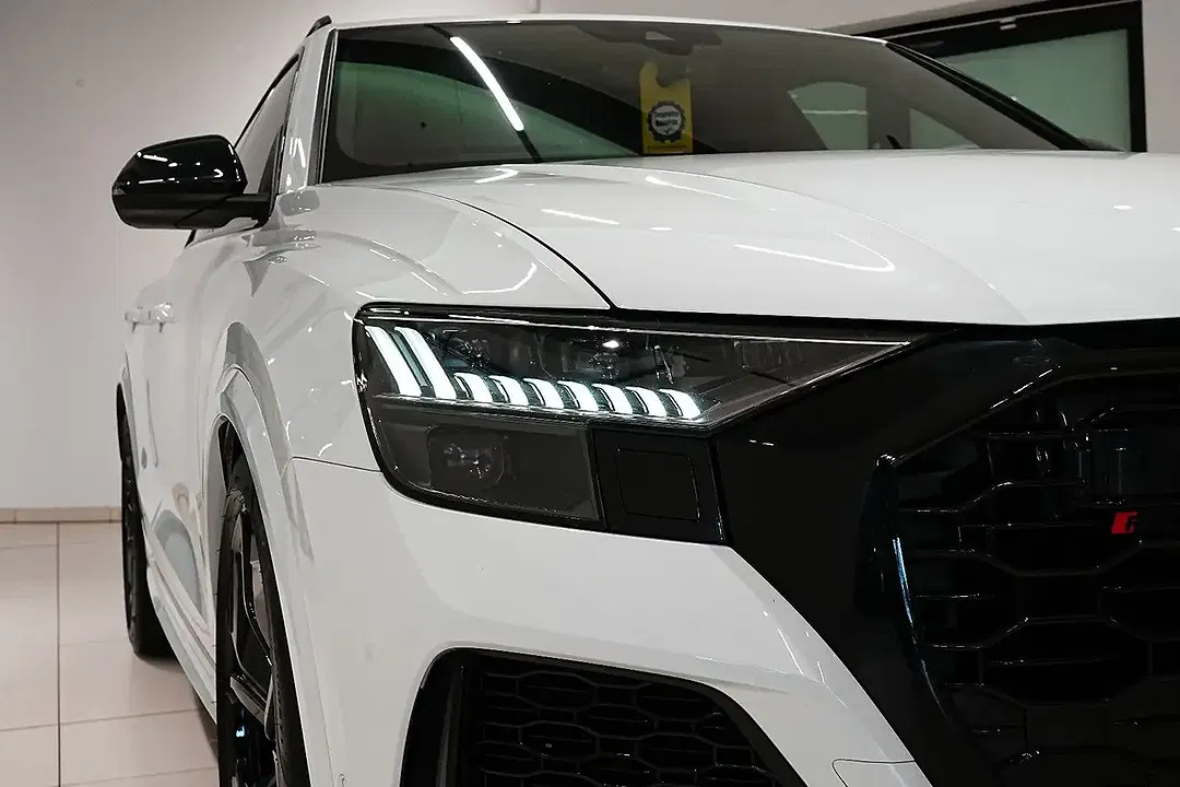 Audi RS Q8 - Thumbnail 10