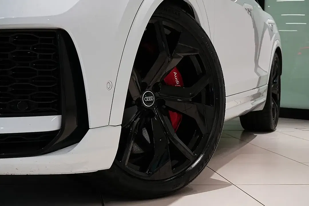 Audi RS Q8 - foto 2