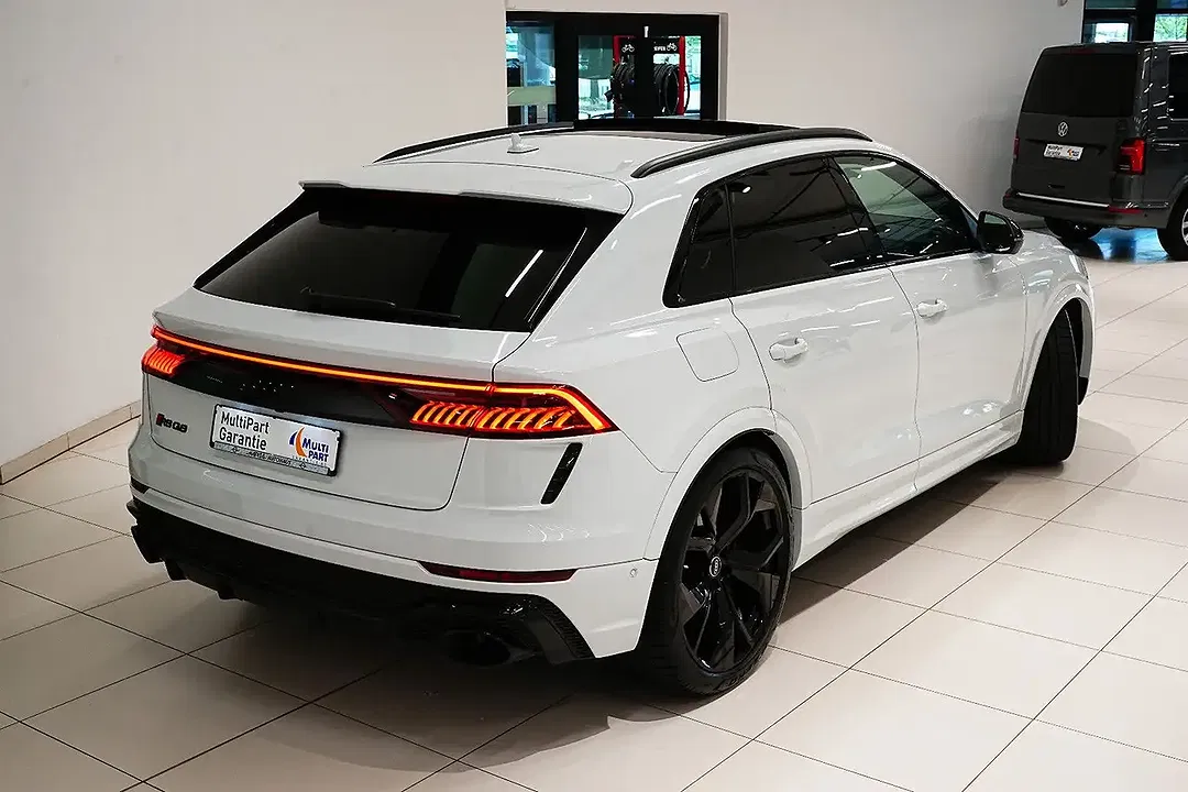 Audi RS Q8 - Thumbnail 5