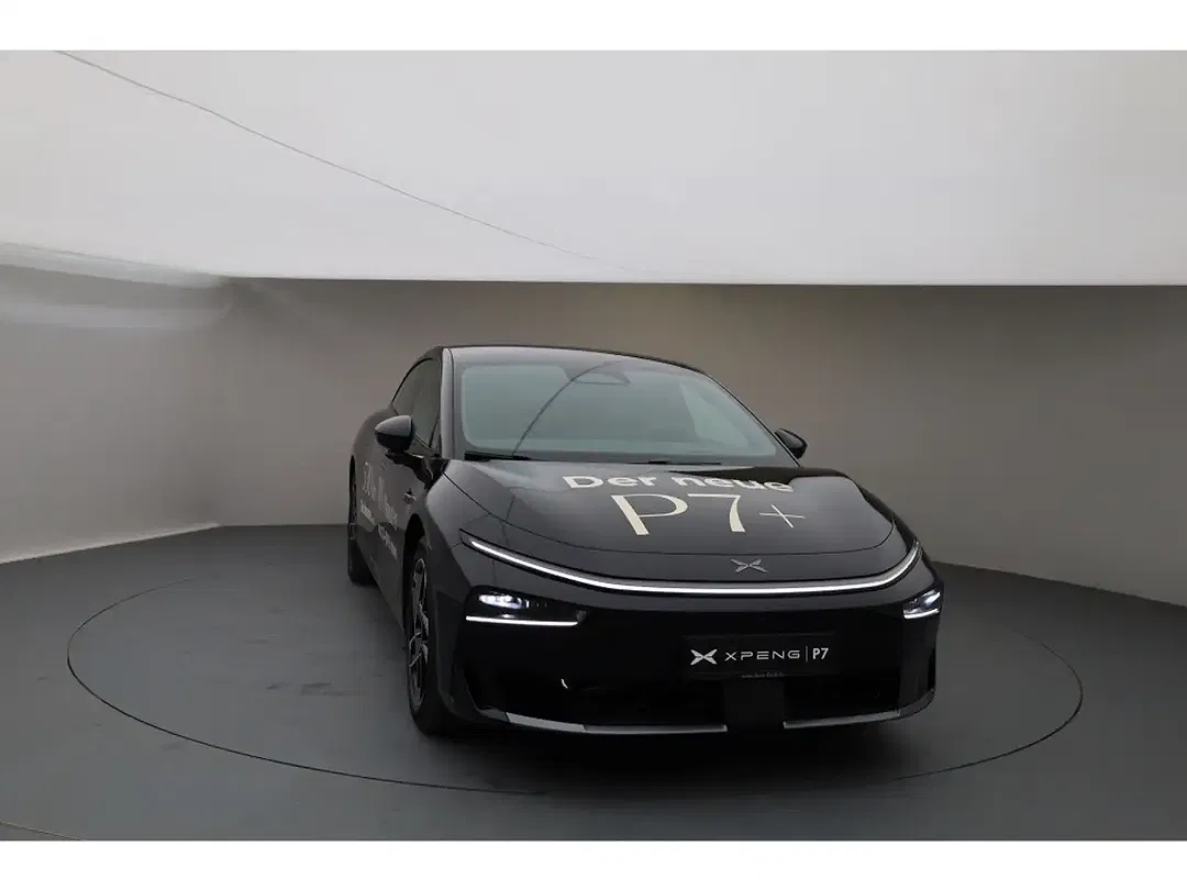 Xpeng P7 RWD Long Range - Thumbnail 8