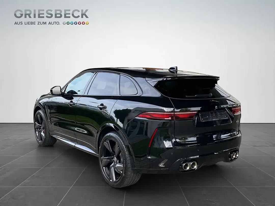 Jaguar F-Pace P550 SVR - Thumbnail 3