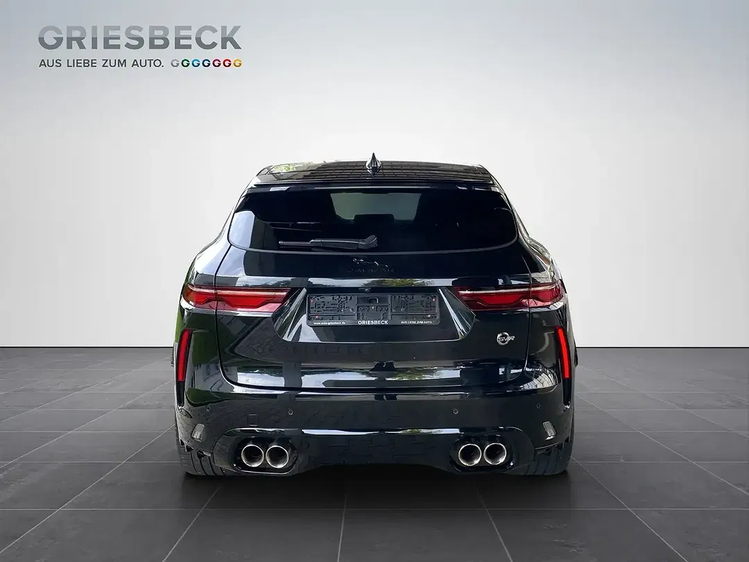 Jaguar F-Pace P550 SVR - Thumbnail 4