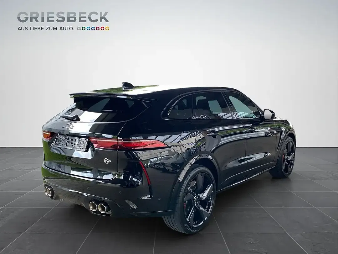 Jaguar F-Pace P550 SVR - Thumbnail 5