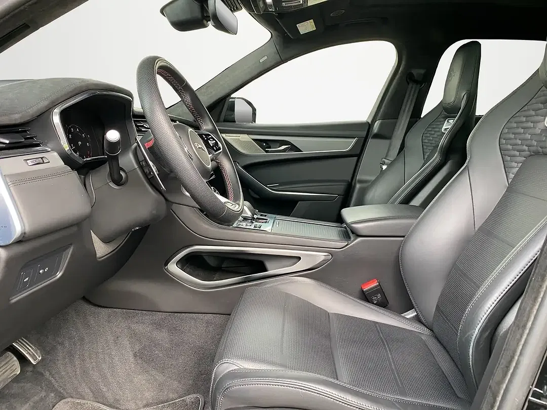 Jaguar F-Pace P550 SVR - Thumbnail 7