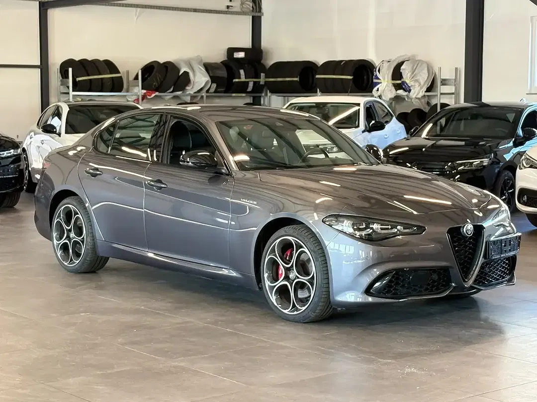 Alfa Romeo Giulia Q4 Veloce - foto 1