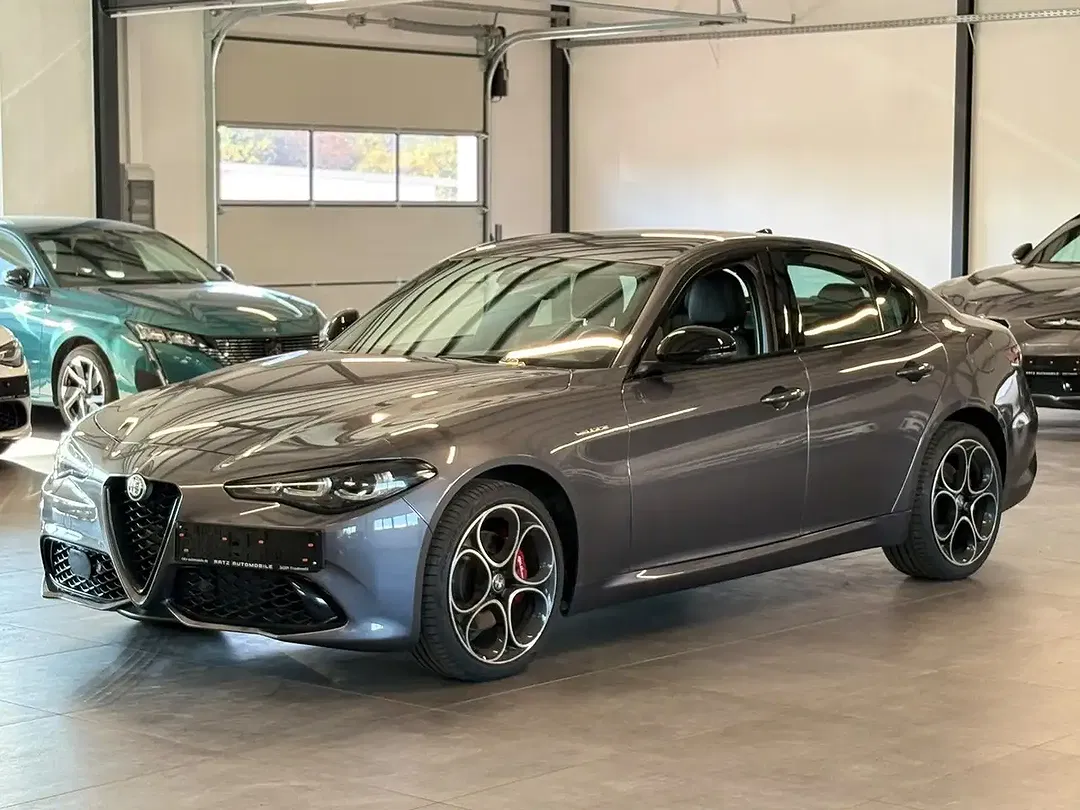 Alfa Romeo Giulia Q4 Veloce - Thumbnail 3