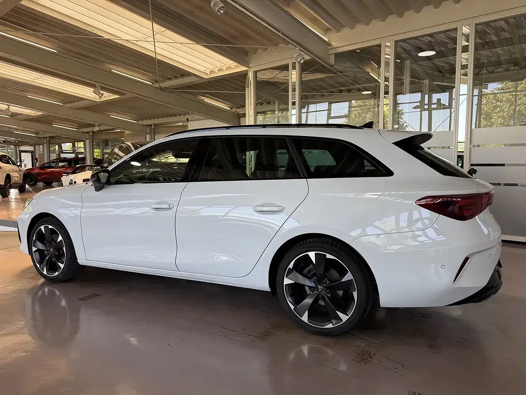 CUPRA Leon 1.5 eTSI DSG Matrix LED Sportstourer - Thumbnail 5