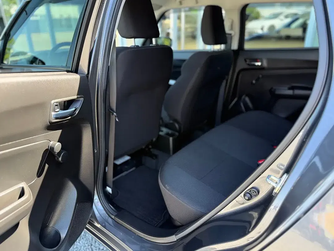 Suzuki Swift Hybrid 1.2 Dualjet CVT Comfort - Thumbnail 8