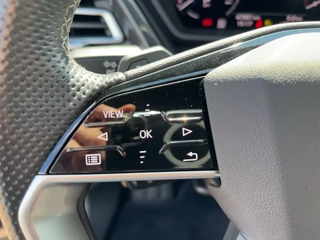 Audi Q4 e-tron 40 - Thumbnail 10