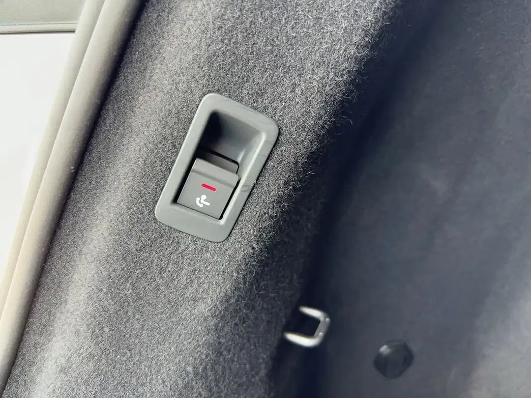 Audi Q4 e-tron 40 - Thumbnail 13