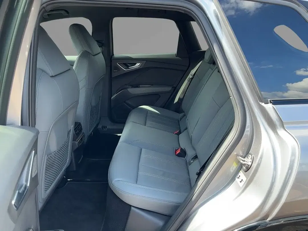 Audi Q4 e-tron 40 - Thumbnail 8