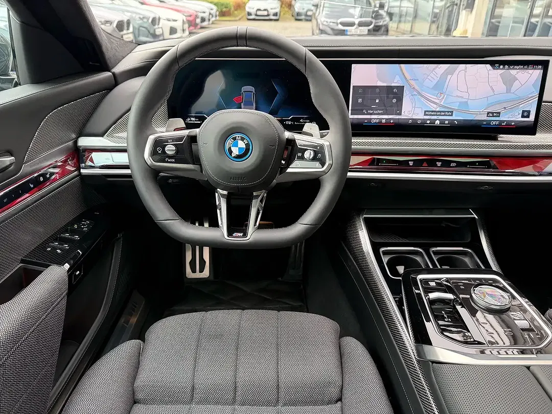 BMW 750 xDrive M Sport - Thumbnail 11