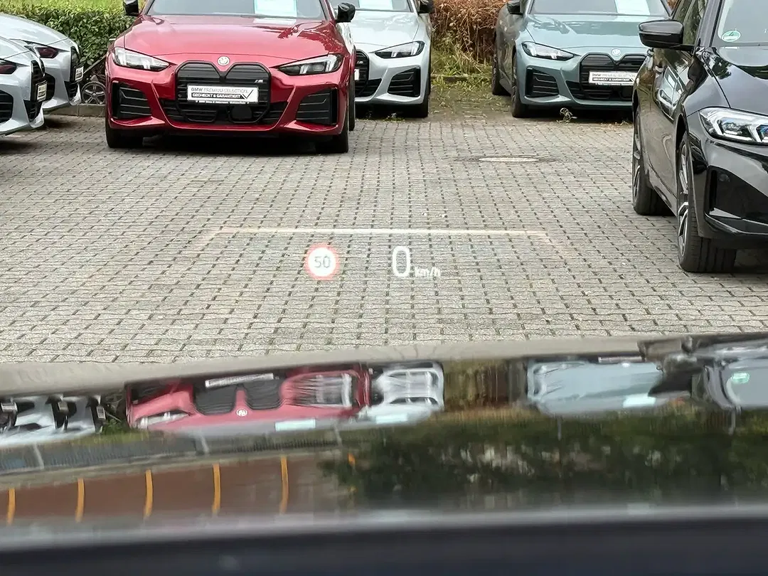 BMW 750 xDrive M Sport - Thumbnail 13