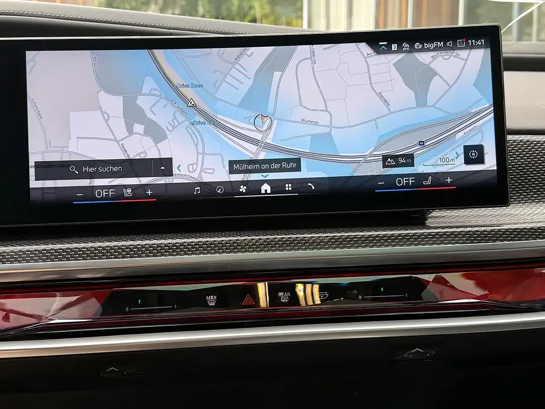 BMW 750 xDrive M Sport - Thumbnail 14