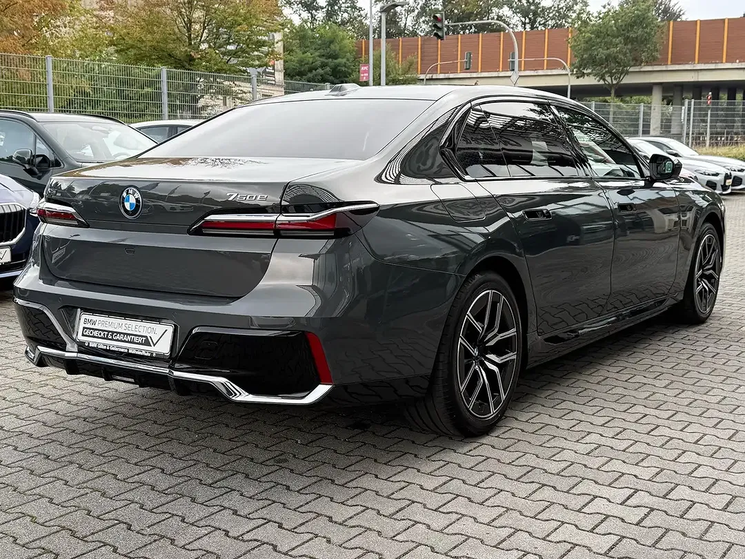 BMW 750 xDrive M Sport - foto 2