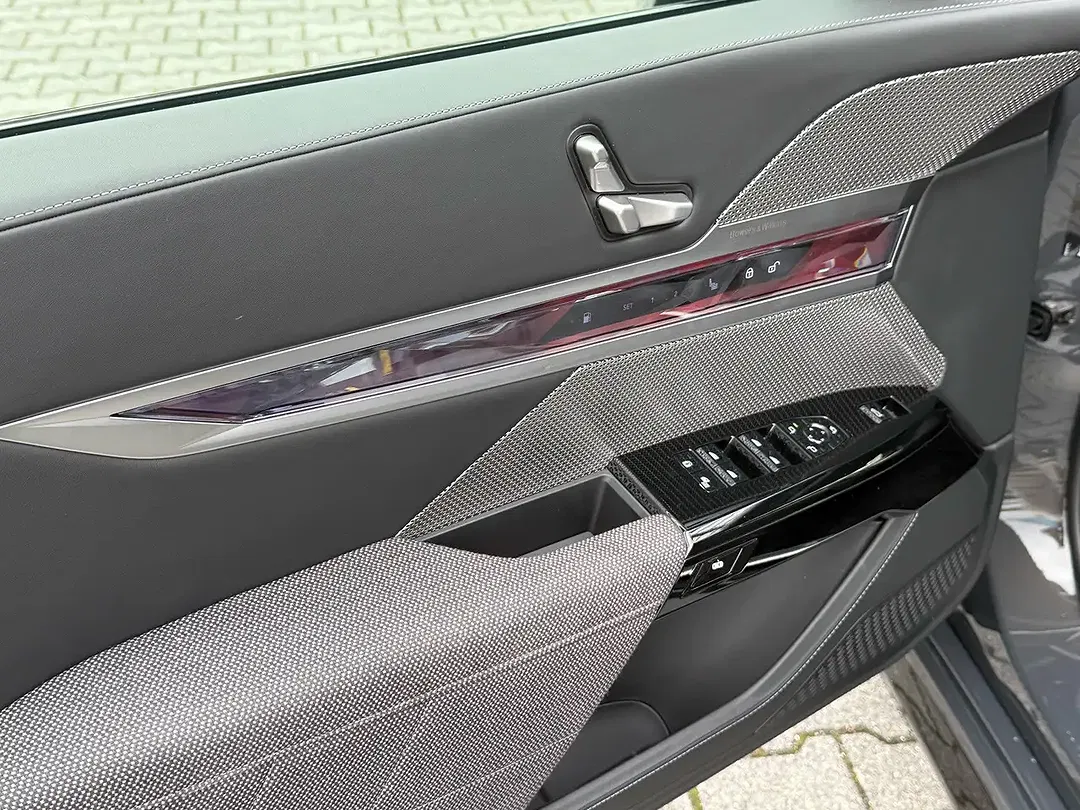 BMW 750 xDrive M Sport - Thumbnail 7