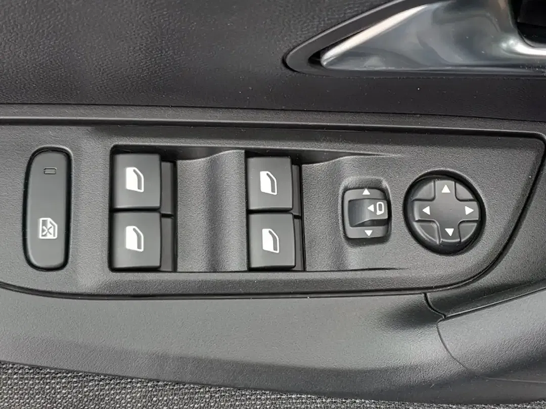 Peugeot 2008 100 PureTech Style - Thumbnail 10