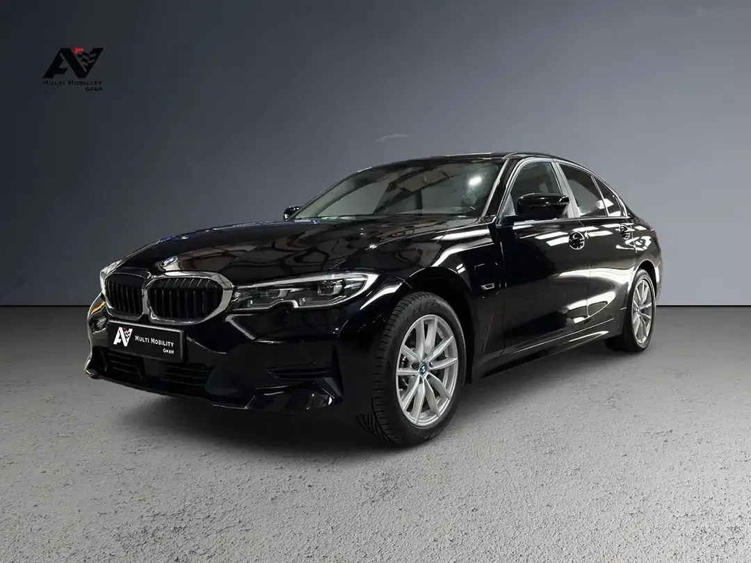 BMW 320 - Thumbnail 1