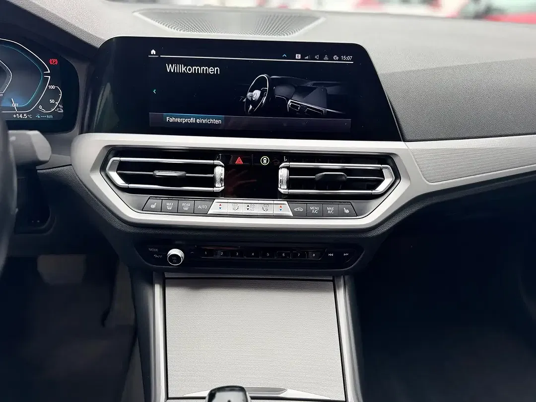 BMW 320 - Thumbnail 13