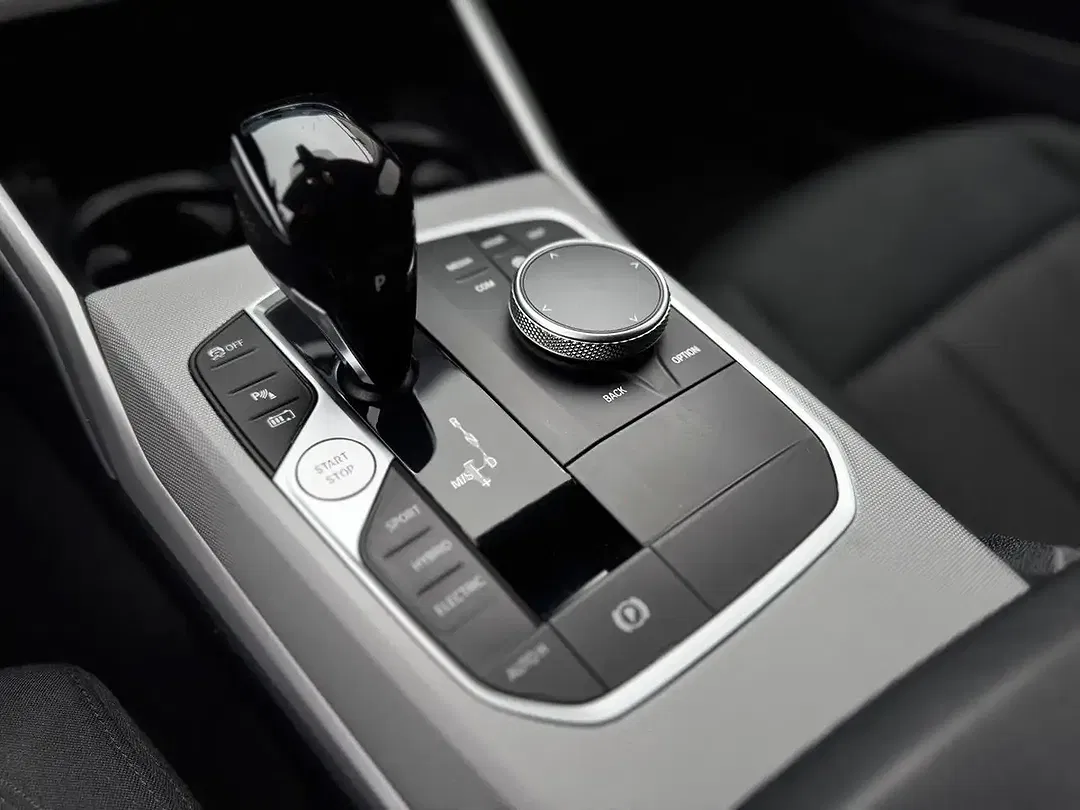 BMW 320 - Thumbnail 14