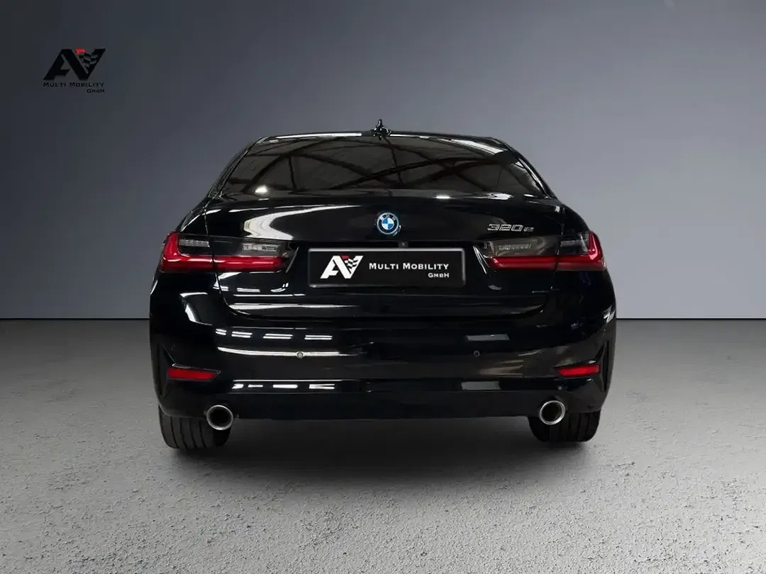 BMW 320 - Thumbnail 4