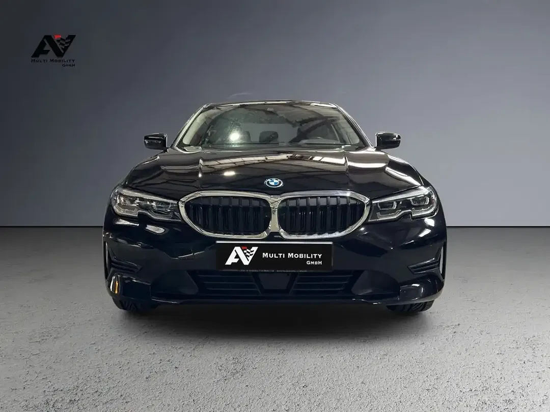 BMW 320 - Thumbnail 8