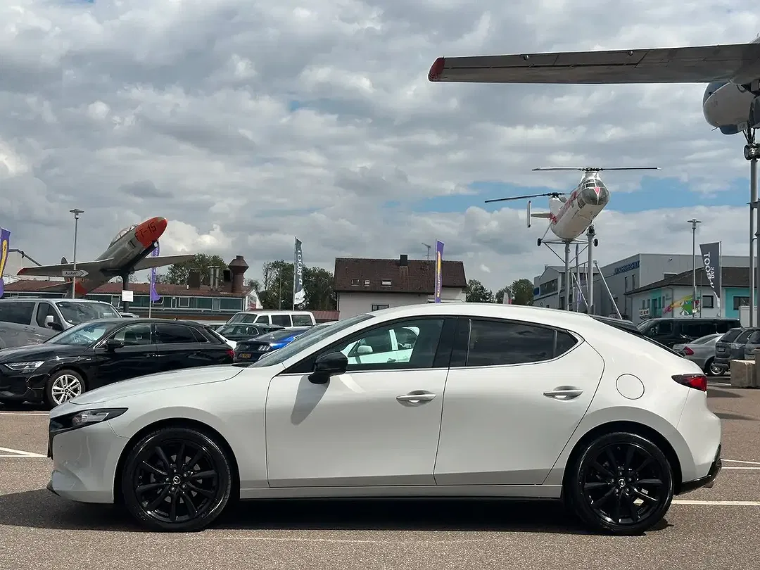 Mazda 3 - Thumbnail 10