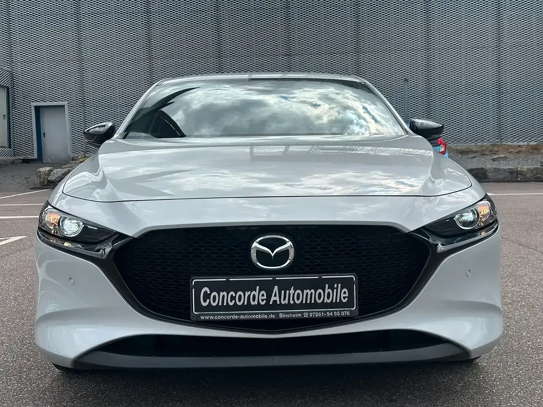 Mazda 3 - foto 2