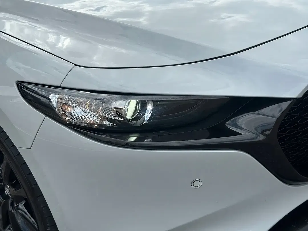 Mazda 3 - Thumbnail 4