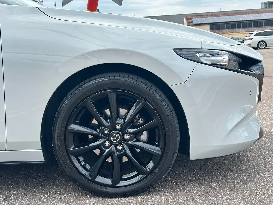 Mazda 3 - Thumbnail 5