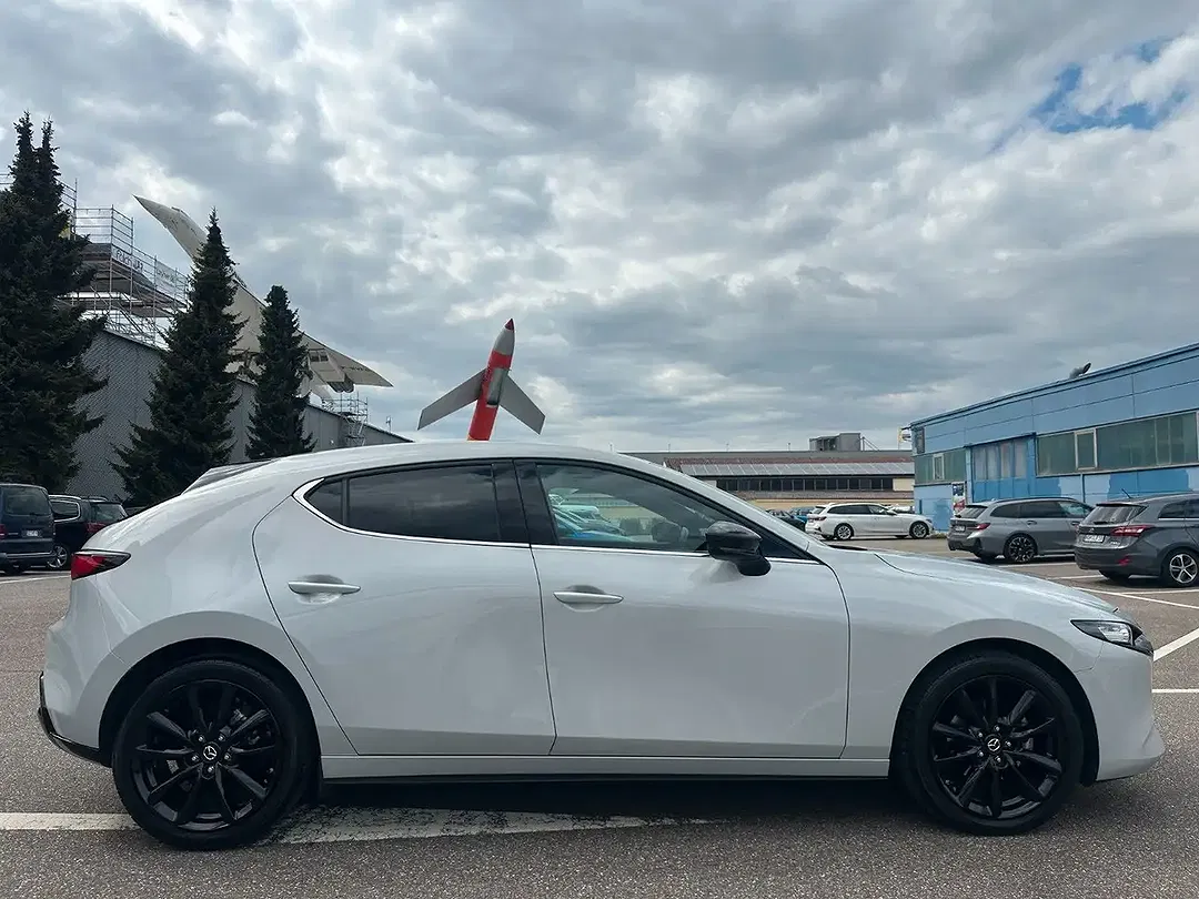 Mazda 3 - Thumbnail 6