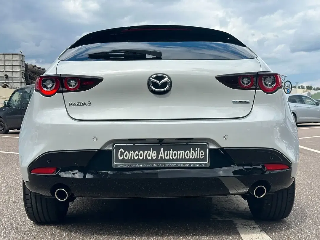 Mazda 3 - Thumbnail 8