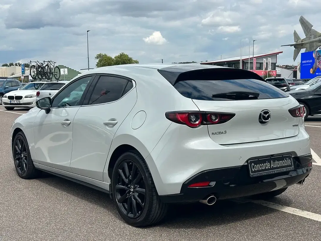 Mazda 3 - Thumbnail 9