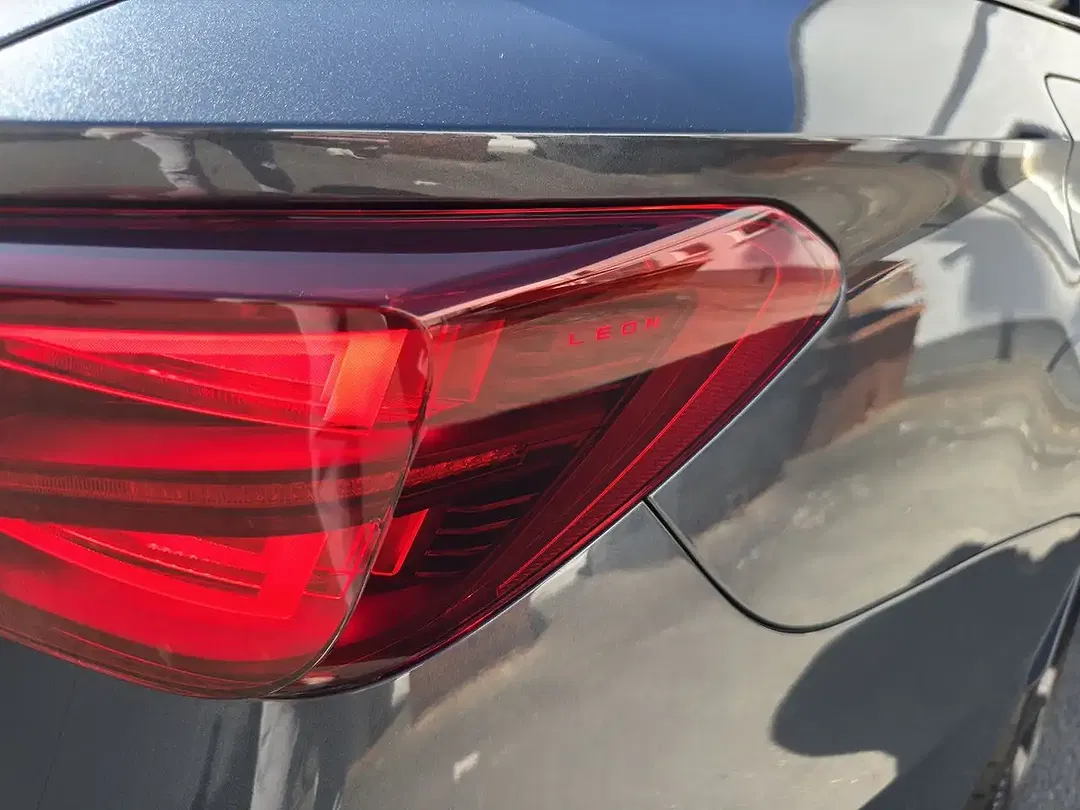 CUPRA Leon 2.0 TSI DSG Matrix LED Sportstourer - Thumbnail 14