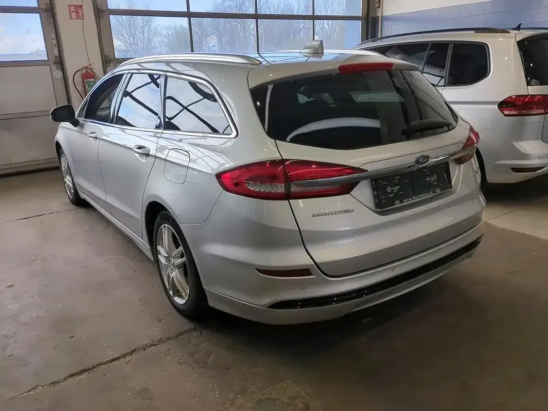 Ford Mondeo 2.0 Hybrid AUT Titanium - foto 2