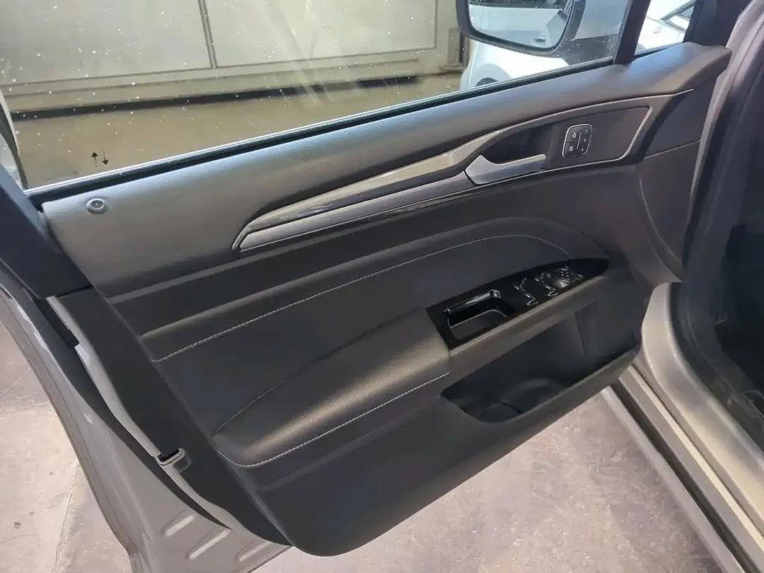 Ford Mondeo 2.0 Hybrid AUT Titanium - Thumbnail 6