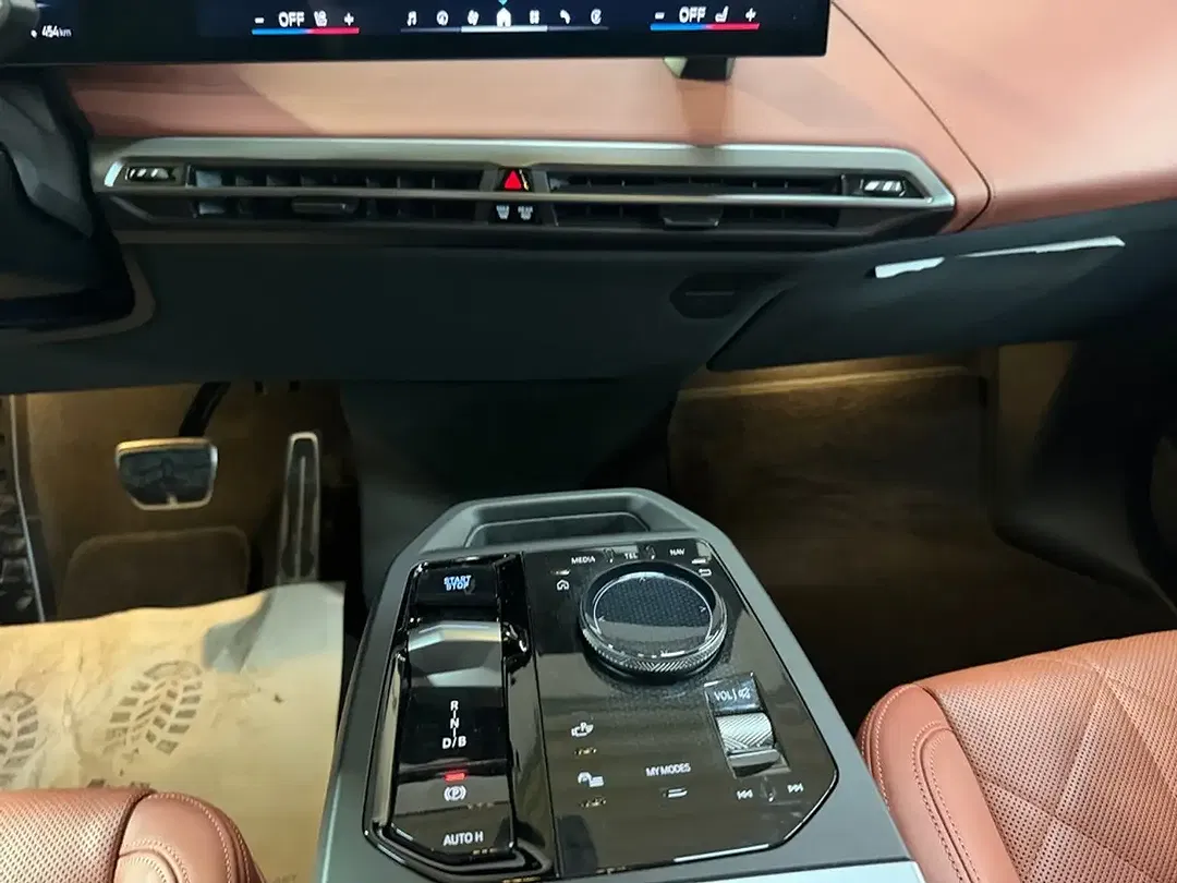 BMW iX xDrive M Sport - Thumbnail 13
