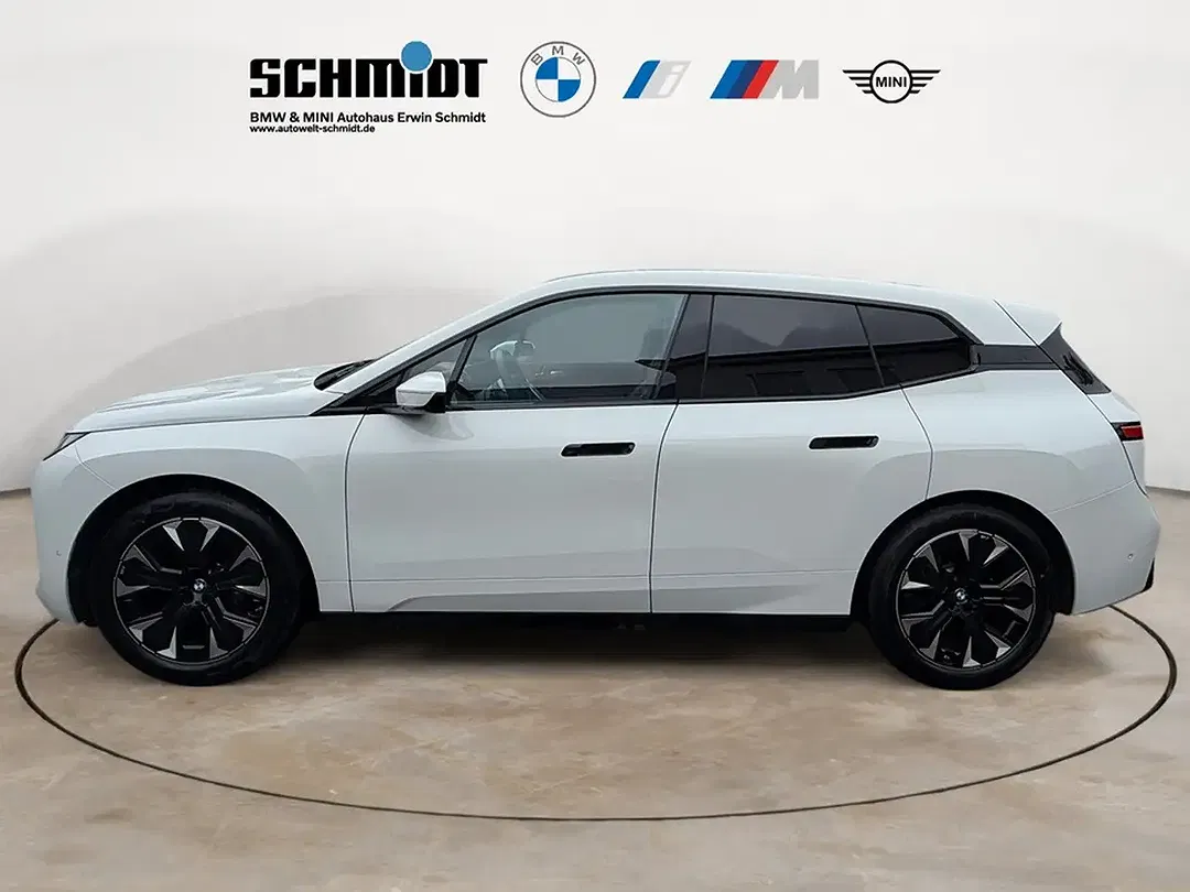 BMW iX xDrive M Sport - Thumbnail 4